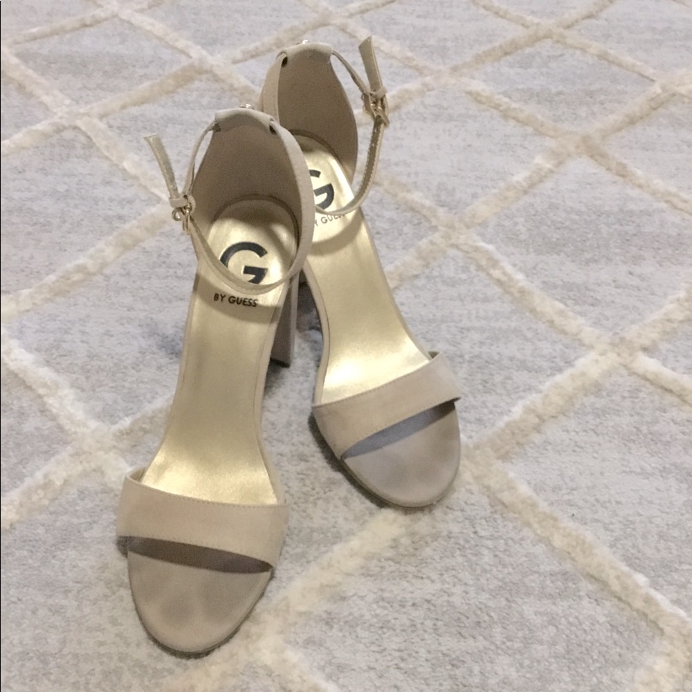 GUESS HEELS
